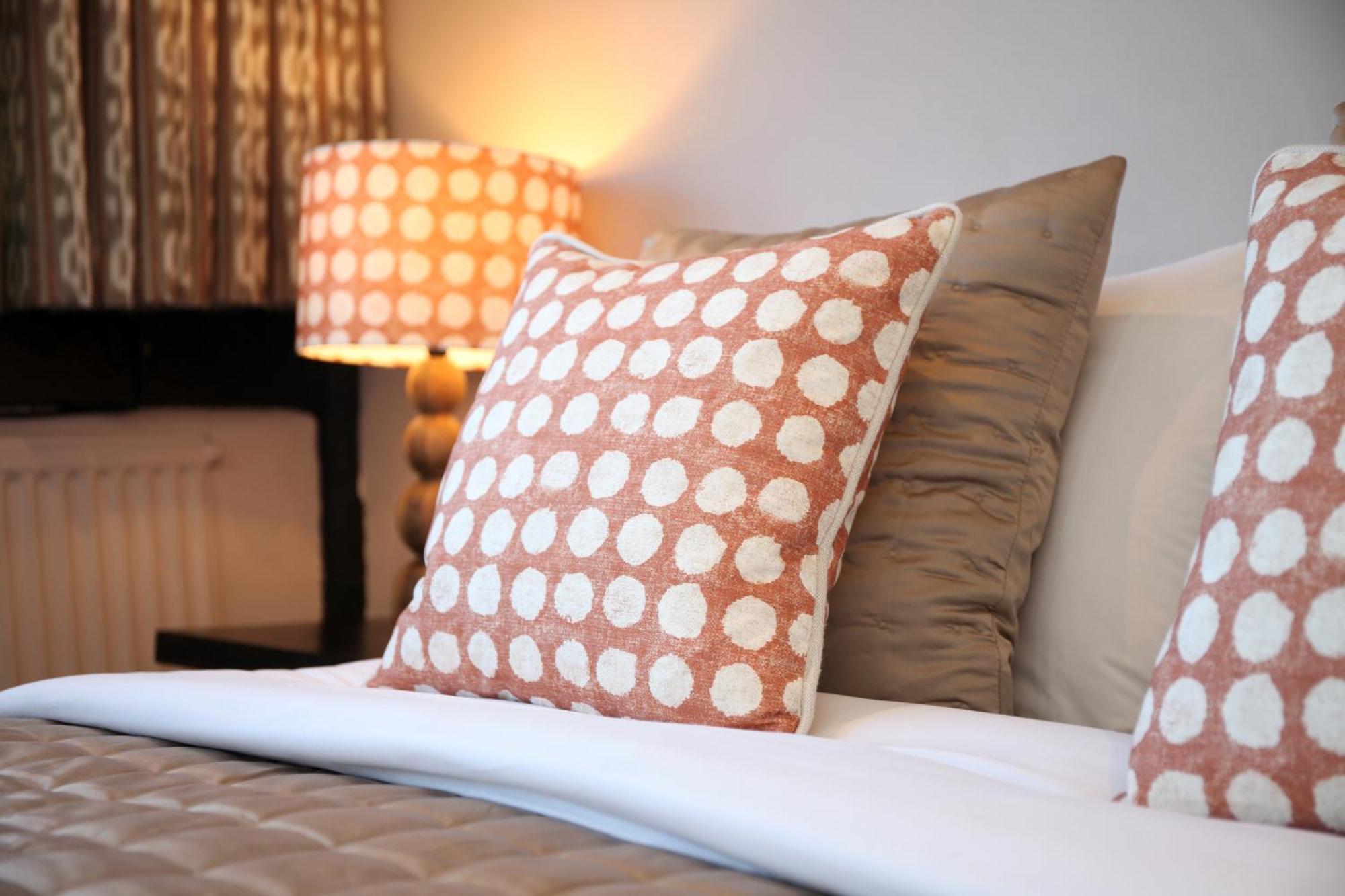 Crown Hotel نانتويتش المظهر الخارجي الصورة